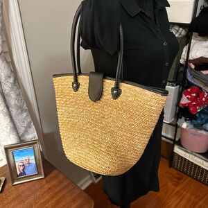 Straw handbag